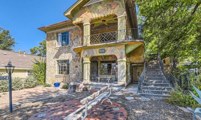 Central East Austin House | Historic Artist home walkable to Everything Austin