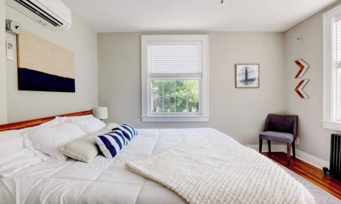 Frankfort Apartment | Historic Building/Walkable to Dtown/Central