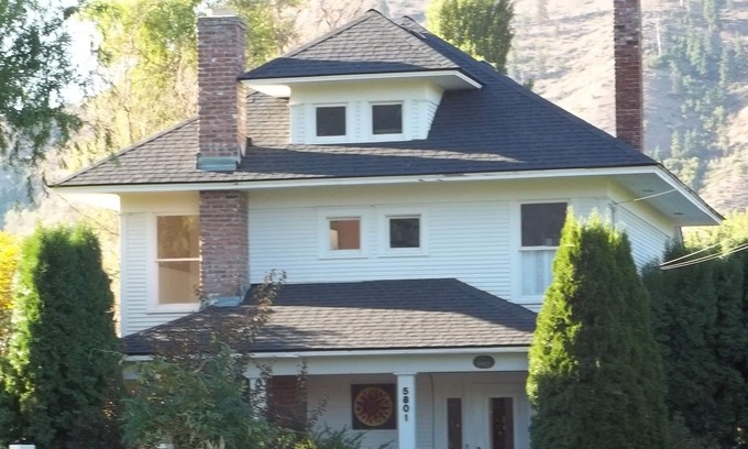 Cashmere Other | Historic farmhouse with private pool