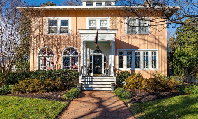 Richmond Villa | Historic Italianate Villa and Gardens in Northside/Ginter Park - Pet Friendly