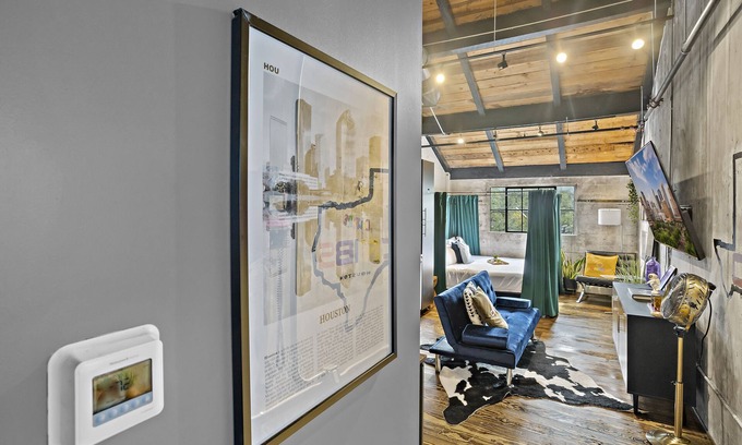 South Central Houston Apartment | Historic loft in Downtown Houston