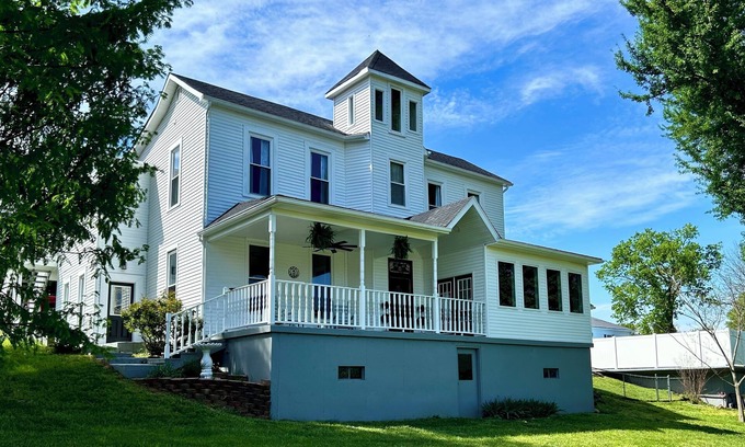 Brandenburg House | Historic Luxury Estate, Pool/Hot Tub, Fall Family Retreat