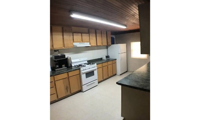 Whites City Cabin | Historic Ranch House-Perfect for family reunions and retreats