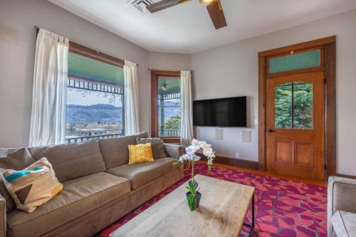 Hood River House | Historic Roe Parker 30 day minimum