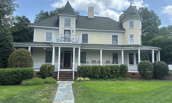 Troy House | Historic Wade-Arscott home, Upper Level 2BR/2BA in Downtown Troy