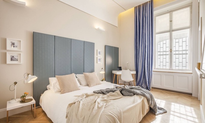 Inner City Budapest Apartment | HISTORICAL BUILDING , DOWN TOWN, PEDESTRIAN AREA , WI-FI, AIR CONDITION ,SAT TV