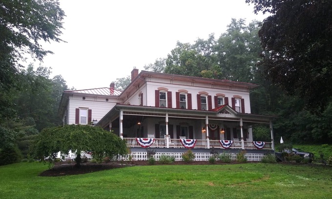 Penn Yan House | Historical Four Bedroom Home on Keuka Lake