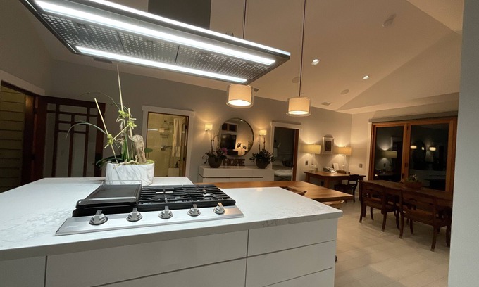 South Pasadena House | Historical House with new guest home on the Green & Green corridor