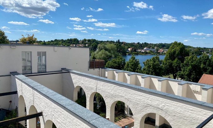 Werder Apartment | Historisches Loft auf der Insel am Wasser