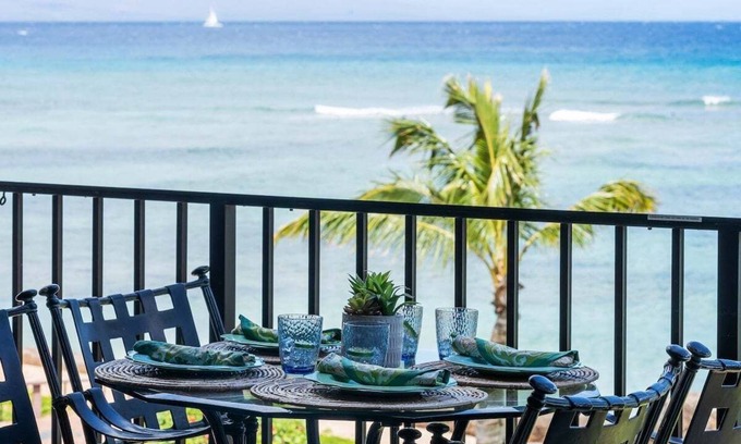 Honokowai Condo | HN 208 Updated OceanFront 2BD w PoolAirbnb 2025 Di