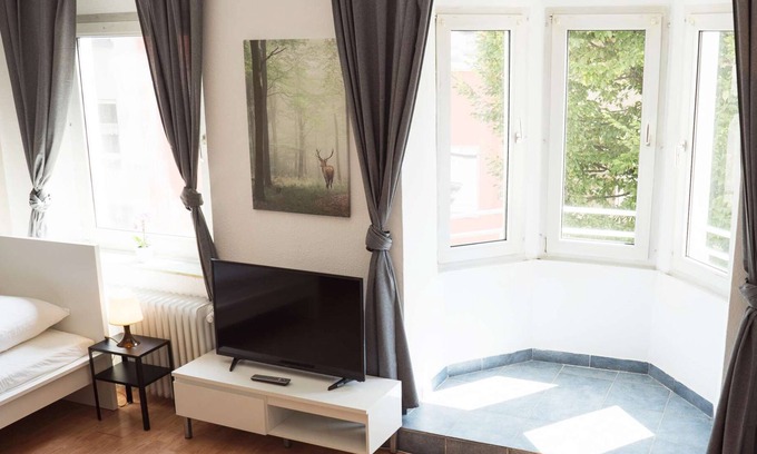 Solingen Apartment | HÖ01 large apartment with dryer and washing machine