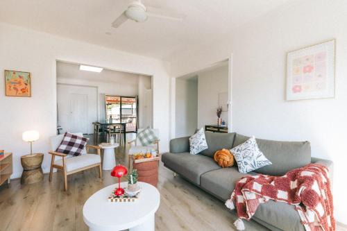 Derwent Park Apartment | Hobart Riverside Cosy 4BR Stay 10mins to CBD