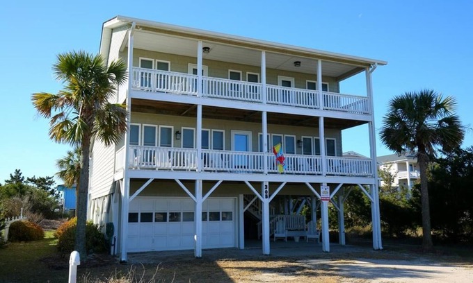 Holden Beach House | Holden Haven - Great Ocean Views & Easy Beach Access!