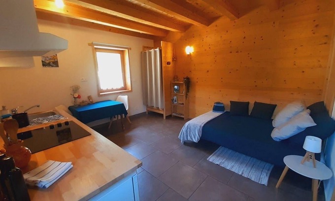 La Roche-de-Rame House | Holiday apartment La Roche de Rame for 1 - 3 persons - Holiday house