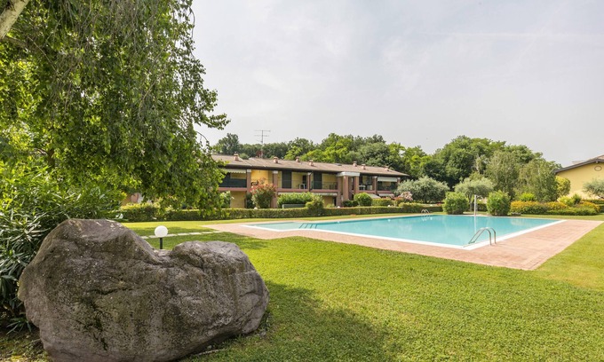 Ponti sul Mincio Apartment | Holiday Apartment Residence La Collina with swimming pool and Wi-Fi
