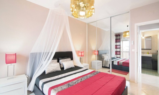 Armacao de Pera Apartment | Holiday Apartment 'Blue House' with Shared Pool, Balcony & Wi-Fi