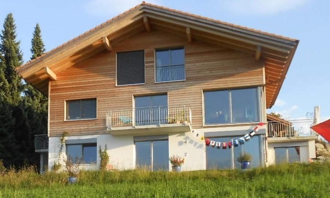 Aeschi bei Spiez Apartment | Holiday apartment Aeschi b. Spiez for 1 - 4 persons with 2 bedrooms - Holiday apartment