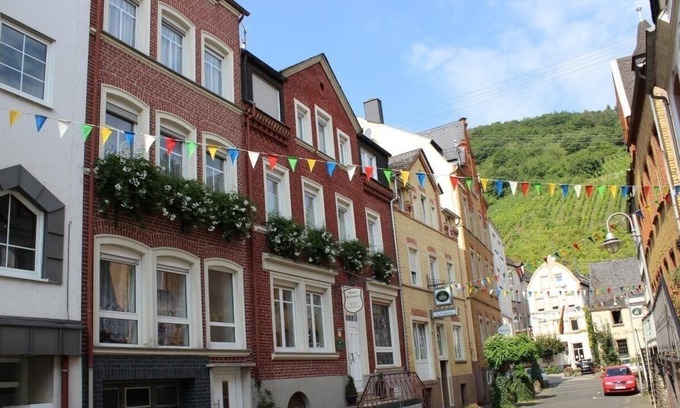 Alf Apartment | holiday apartment/apt. for 5 guests with 65m² in Alf (180555)