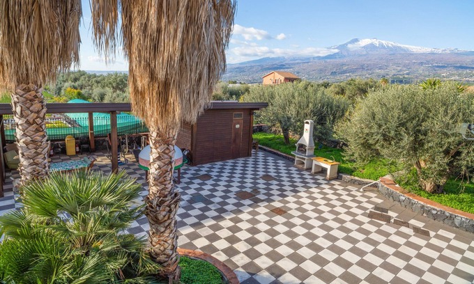Calatabiano Apartment | Holiday Apartment "Casa Orchidea" with Sea View, Shared Pool & Terraces
