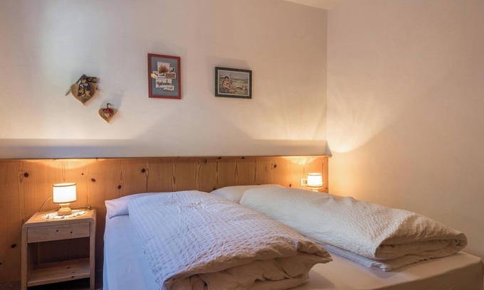 Alba Apartment | Holiday Apartment Casa Lorenz 2 with Mountain View, Wi-Fi & Garden