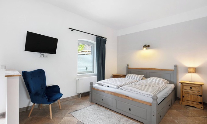 Ludwigsfelde Apartment | Holiday Apartment '4 - Weide' with Shared Terrace and Wi-Fi