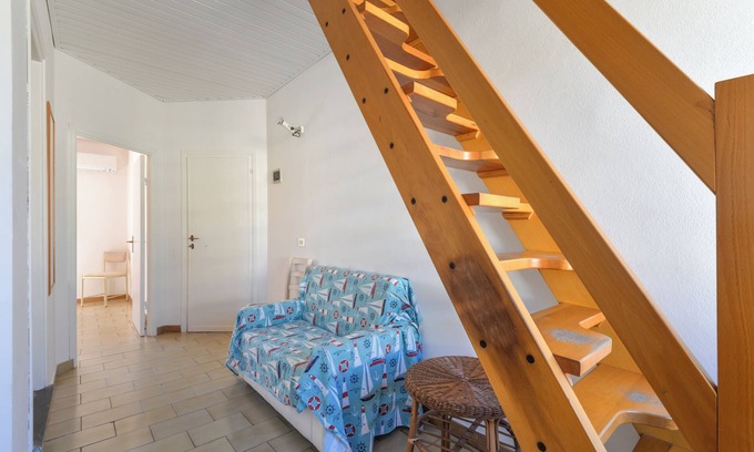 Procchio Apartment | Holiday Apartment 'Il Quadrifoglio 3' near the Beach with Terrace and Wi-Fi