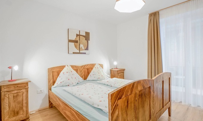 Valdaora di Sopra Apartment | Holiday Apartment “Kruma - Gsail 3” with Mountain View, Wi-Fi & Balcony