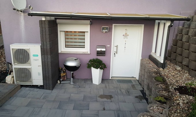 Ellweiler Apartment | Holiday Apartment "Lila Pause" with Private Terrace & Wi-Fi