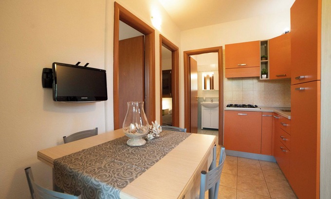 Mattinata House | Holiday Apartment "orchidea" with swimming pool and private beach