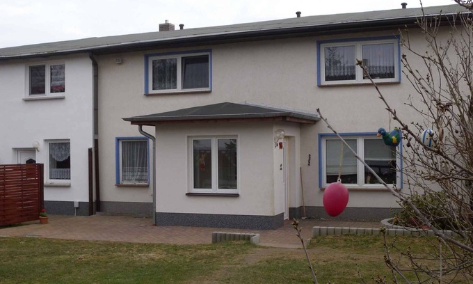 Mellenthin Apartment | Holiday apartment Terrace overlooking the water