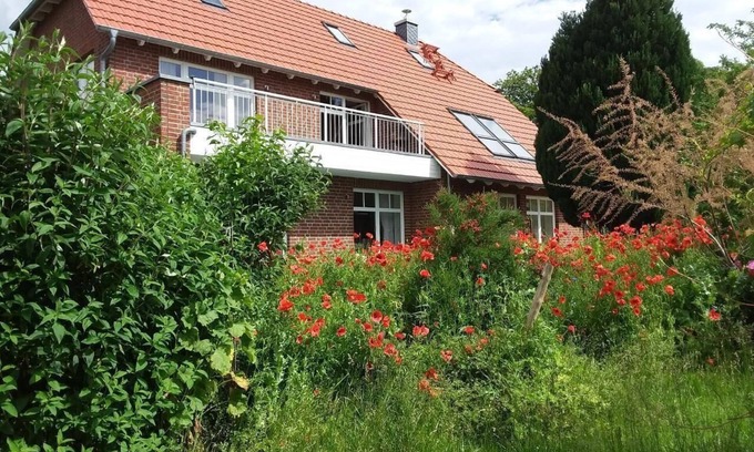 Sehlen Apartment | Holiday flat "Schwalbennest" with terrace