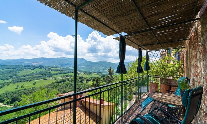 Montecastelli House | Holiday Home in Montecastelli with River Views