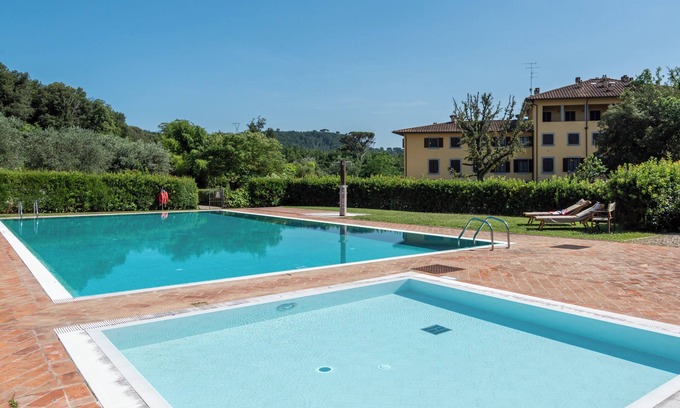Montelupo Fiorentino House | Holiday Home 'Fattoria Antinoro Relax - Firenze' with Shared Pool and Air Conditioning