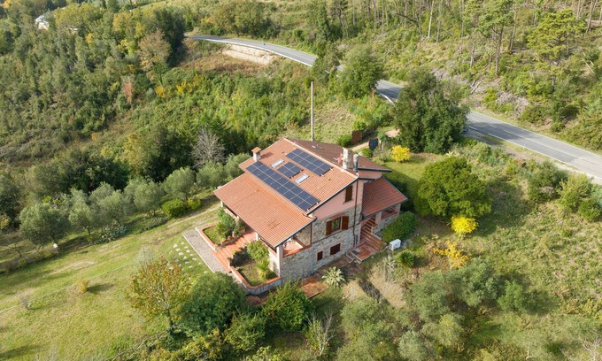 Monteverdi Marittimo House | Holiday Home "Casa Flora" with Private Pool, Private Terrace and Wi-Fi