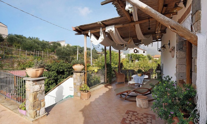 Colli di Fontanelle House | Holiday Home "Li Galli" with Sea View, Garden & Wi-Fi