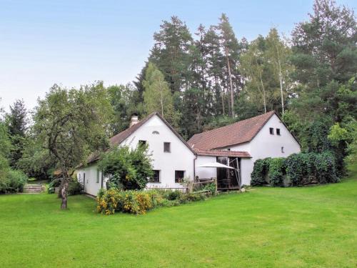 Benesov nad Cernou House | Holiday Home Benešov nad Černou by Interhome