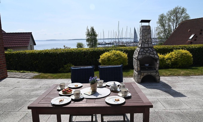 Breege House | Holiday Home 'Boddenperle' with Sea View, Private Terrace and Wi-Fi