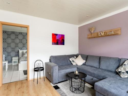 Dhron Apartment | Holiday Home by Mosel with Garden View, cleaning included