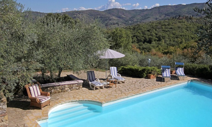 Panzano in Chianti House | Holiday Home 'Chianti Loft' with Mountain View, Wi-Fi and Air Conditioning