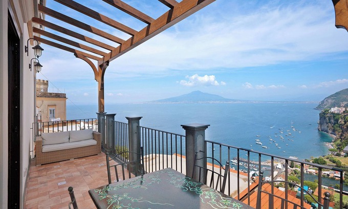 Vico Equense House | Holiday Home "Casetta Punta la Guardia" with Sea View, Private Terrace & A/C