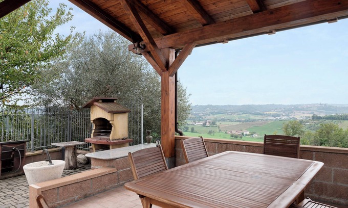 Portacomaro House | Holiday Home 'Casa Dello Zio' with Mountain View, Wi-Fi and Air Conditioning