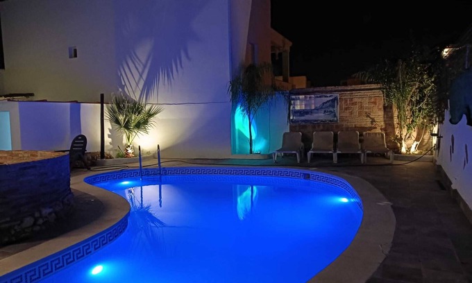 Punta Umbria House | Holiday Home 'Casa Marquesa' with Private Pool, Wi-Fi and Air Conditioning