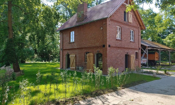 Boitze House | Holiday Home 'Melkerhaus' with Private Terrace, Private Garden and Wi-Fi
