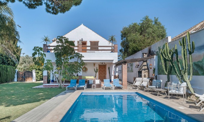 Zahora House | Holiday Home "El Rincón Del Che" with Private Pool, Garden and Wi-Fi
