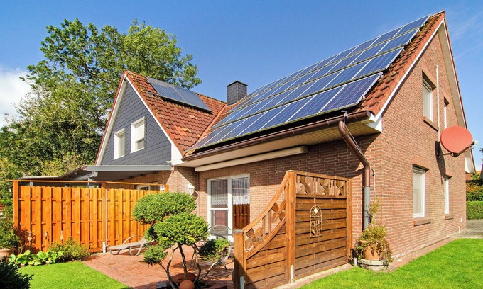 Berdum House | Holiday Home 'Ferienhaus Berdum' with Private Terrace, Private Garden and Wi-Fi