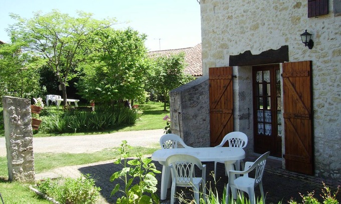 Labrihe House | Holiday Home 'Gite Plavengudo' with Private Terrace, Private Garden and Wi-Fi