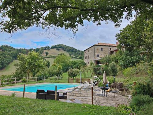Apecchio House | Holiday Home in Apecchio with Pool & Terrace