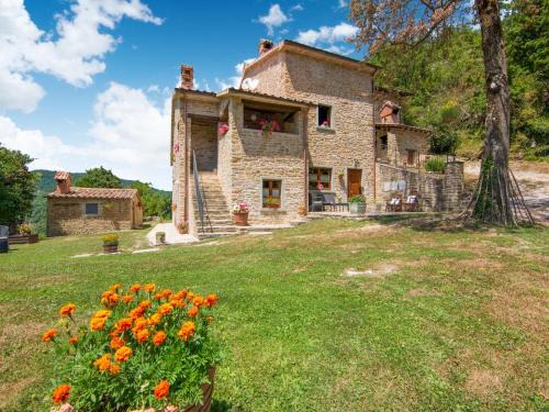Parchiule House | Holiday Home in Città di Castello with Pool