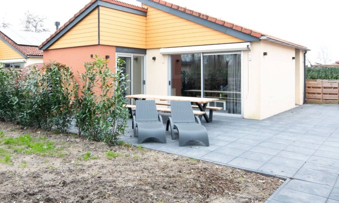 Zevenhuizen House | Holiday Home in Zevenhuizen with Sauna