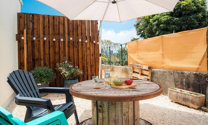 Voiron House | Holiday Home 'La Margotte' with Private Terrace, Private Garden and Wi-Fi